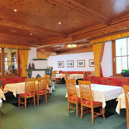 Garni Castel 호텔 4*