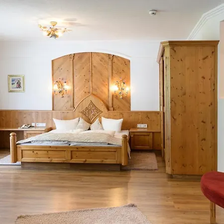 Garni Castel 호텔 4*
